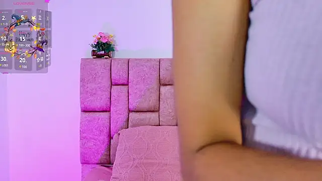 Snapshot of ScarlettLuxe chatting on October 24, 2025, 12:48 pm ScarlettLuxe online show from October 24, 2025, 12:48 pm