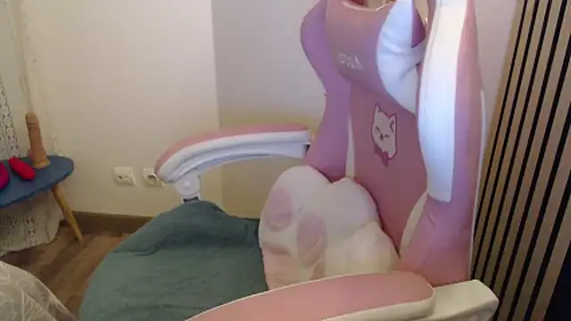 Snapshot of la_marseillaise chatting on February 2, 2026, 7:57 pm la marseillaise online show from February 2, 2026, 7:57 pm