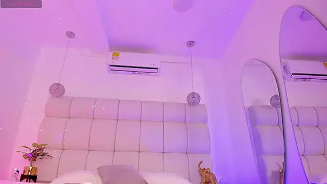 Snapshot of Evelinn_Ruiz chatting on September 22, 2025, 6:58 pm Evelinn Ruiz online show from September 22, 2025, 6:58 pm