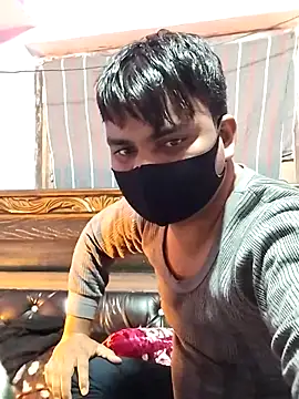 hunk28 6 online show from December 14, 2025, 4:34 pm