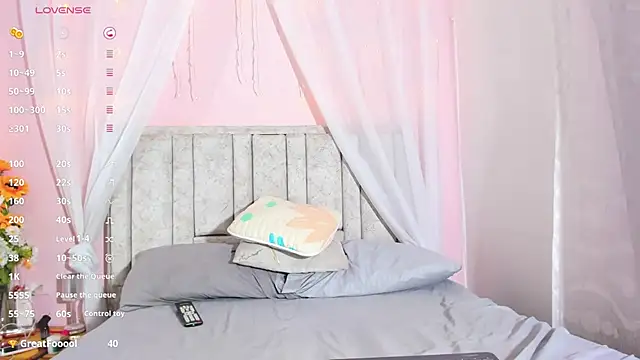 Snapshot of Rachellcooperrr chatting on September 23, 2025, 10:00 am Rachellcooperrr online show from September 23, 2025, 10:00 am