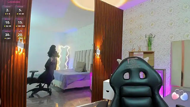 BLUE TAY1 online show from September 25, 2025, 12:00 pm