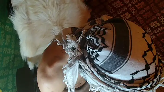 JUSTFORRICH online show from April 18, 2026, 10:32 pm