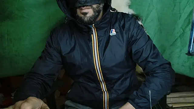 Snapshot of JUSTFORRICH chatting on March 4, 2026, 5:31 pm JUSTFORRICH online show from March 4, 2026, 5:31 pm