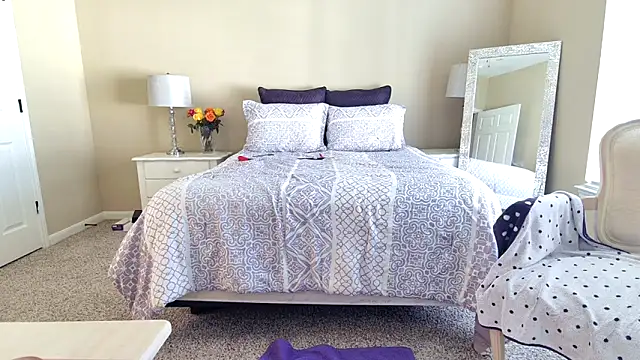 HotTxGilfMaggie online show from September 25, 2025, 8:37 pm