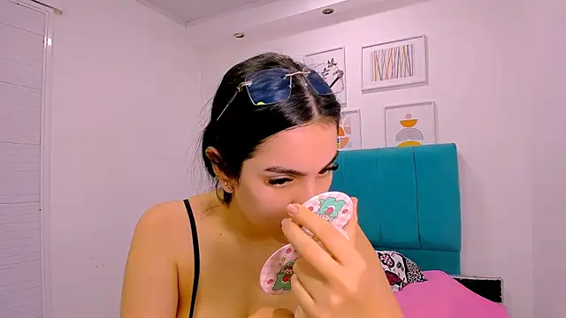 milk candy18 online show from December 5, 2025, 10:47 am