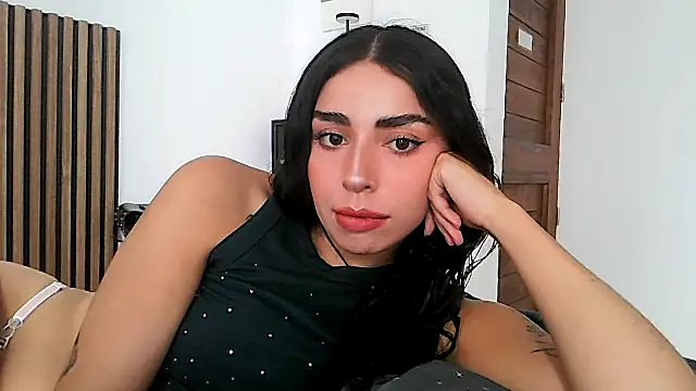 sweetbrunette22 online show from March 25, 2026, 8:08 pm