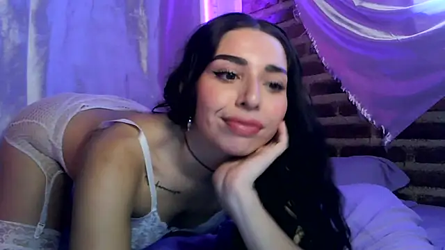 sweetbrunette22 online show from November 27, 2025, 5:13 pm