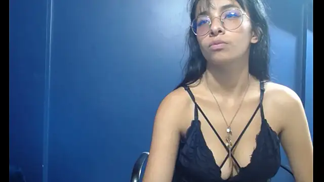 peach25   online show from September 15, 2025, 7:47 pm