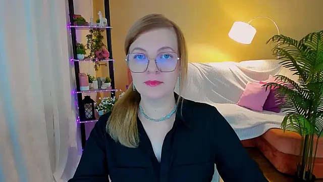 Snapshot of YourUniverser chatting on October 5, 2025, 4:14 am YourUniverser online show from October 5, 2025, 4:14 am