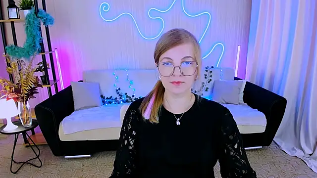 Snapshot of YourUniverser chatting on September 26, 2025, 10:00 am YourUniverser online show from September 26, 2025, 10:00 am