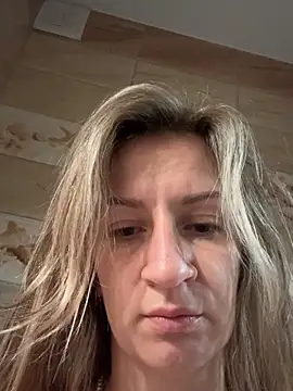 Snapshot of EvvaMur chatting on September 26, 2025, 1:01 am EvvaMur online show from September 26, 2025, 1:01 am