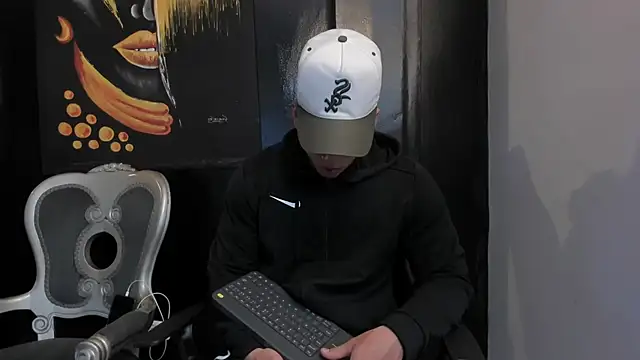 Snapshot of Draven_Marceaux chatting on October 9, 2025, 11:22 am Draven Marceaux online show from October 9, 2025, 11:22 am