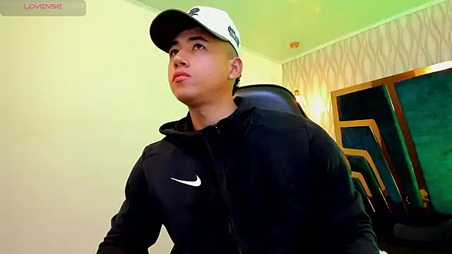 Snapshot of Draven_Marceaux chatting on September 18, 2025, 11:46 am Draven Marceaux online show from September 18, 2025, 11:46 am