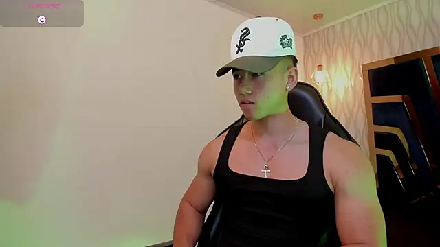 Snapshot of Draven_Marceaux chatting on October 4, 2025, 1:12 pm Draven Marceaux online show from October 4, 2025, 1:12 pm