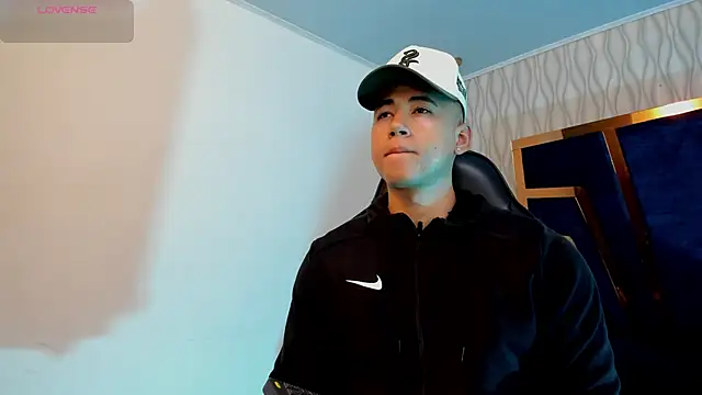 Snapshot of Draven_Marceaux chatting on October 21, 2025, 11:20 am Draven Marceaux online show from October 21, 2025, 11:20 am