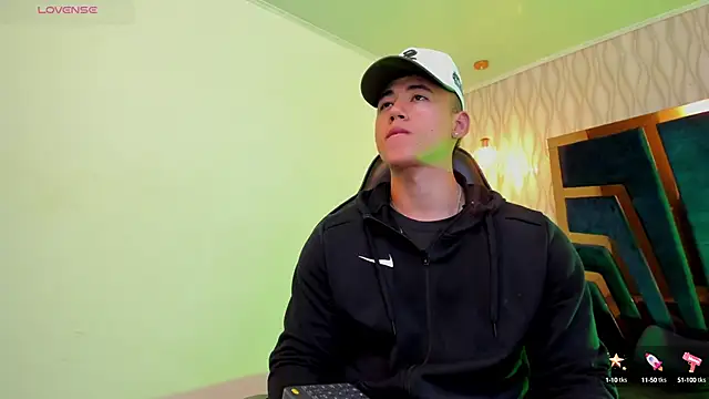 Snapshot of Draven_Marceaux chatting on September 23, 2025, 11:17 am Draven Marceaux online show from September 23, 2025, 11:17 am