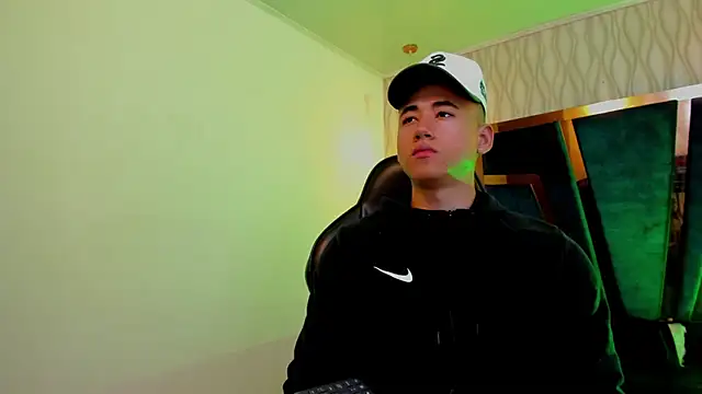 Snapshot of Draven_Marceaux chatting on September 26, 2025, 11:17 am Draven Marceaux online show from September 26, 2025, 11:17 am