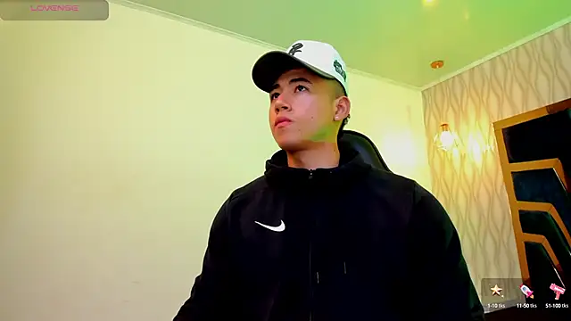 Snapshot of Draven_Marceaux chatting on September 20, 2025, 11:15 am Draven Marceaux online show from September 20, 2025, 11:15 am