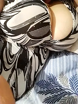 Snapshot of zerdaliii chatting on October 15, 2025, 5:54 pm zerdaliii online show from October 15, 2025, 5:54 pm