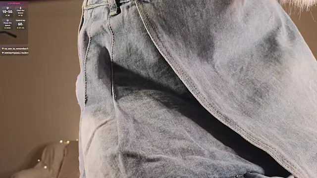 Snapshot of Pixxxis chatting on October 3, 2025, 12:58 am Pixxxis online show from October 3, 2025, 12:58 am