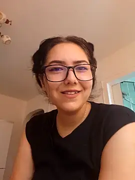 Alexandra-Maria754 online show from September 19, 2025, 5:22 am