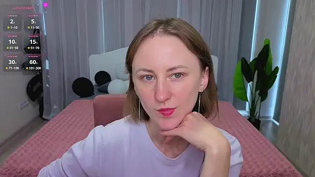 LuluChiiii online show from November 7, 2025, 11:15 am