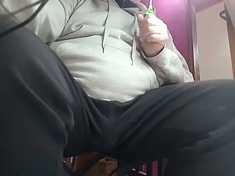 Snapshot of BabyBearMilk chatting on June 29, 2026, 9:25 pm BabyBearMilk online show from June 29, 2026, 9:25 pm