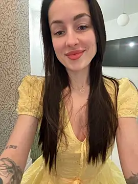 SakuraSara online show from December 3, 2025, 1:21 pm