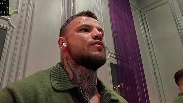 Snapshot of OliverSport chatting on September 28, 2025, 11:06 am OliverSport online show from September 28, 2025, 11:06 am