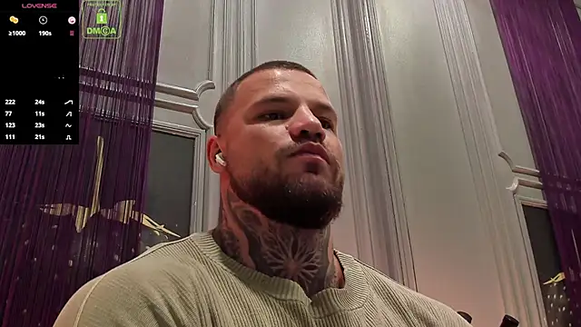 Snapshot of OliverSport chatting on October 25, 2025, 10:58 am OliverSport online show from October 25, 2025, 10:58 am