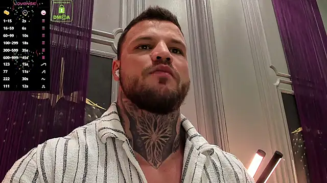 Snapshot of OliverSport chatting on October 7, 2025, 11:00 am OliverSport online show from October 7, 2025, 11:00 am