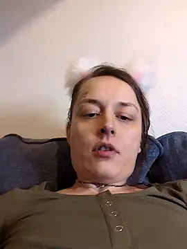 marijacucu online show from April 16, 2026, 7:25 pm