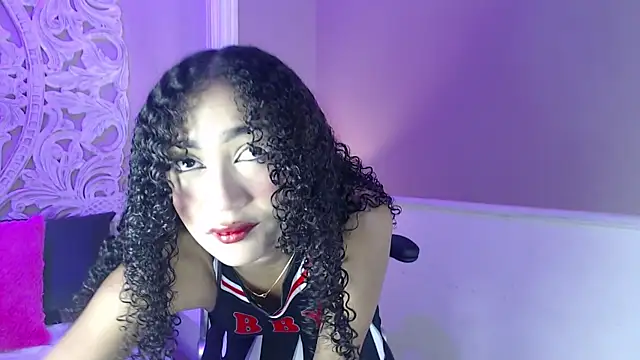 PetiteLuxury online show from October 16, 2025, 11:51 am