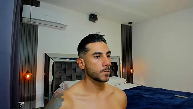 Snapshot of MARC_THOMPSON_ chatting on October 20, 2025, 12:24 am MARC THOMPSON online show from October 20, 2025, 12:24 am