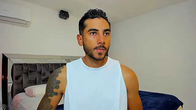 Snapshot of MARC_THOMPSON_ chatting on October 25, 2025, 12:10 am MARC THOMPSON online show from October 25, 2025, 12:10 am