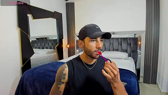 Snapshot of MARC_THOMPSON_ chatting on November 3, 2025, 11:30 pm MARC THOMPSON online show from November 3, 2025, 11:30 pm