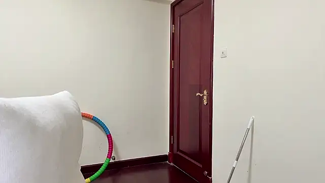 Nicole-13 online show from June 3, 2026, 2:33 pm