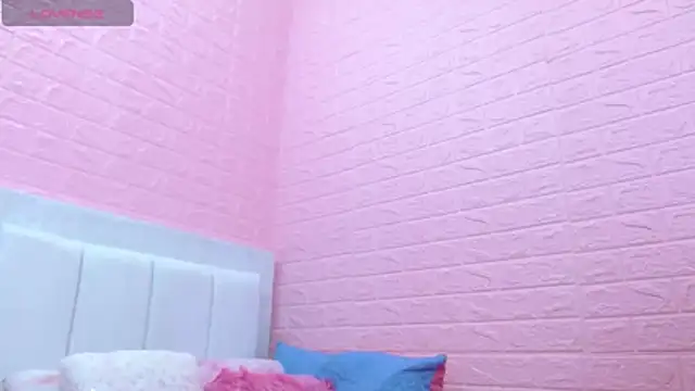 suzanhot 30 online show from April 9, 2026, 8:59 pm