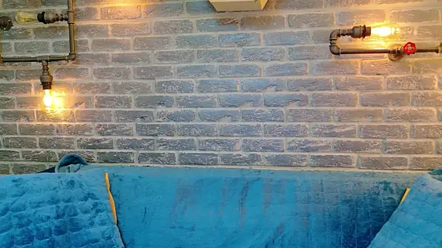 Julia Jae online show from July 4, 2026, 5:25 am