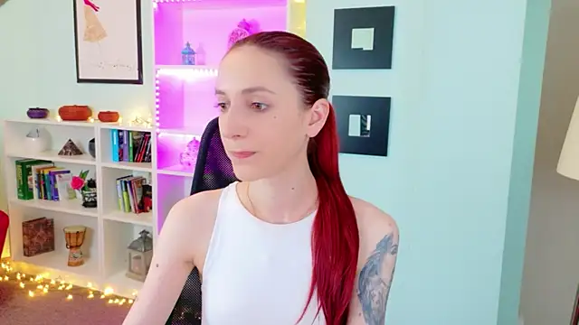 Julia Jae online show from June 15, 2026, 7:08 am