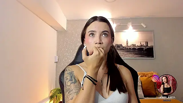 aitana baker  online show from October 1, 2025, 8:02 pm