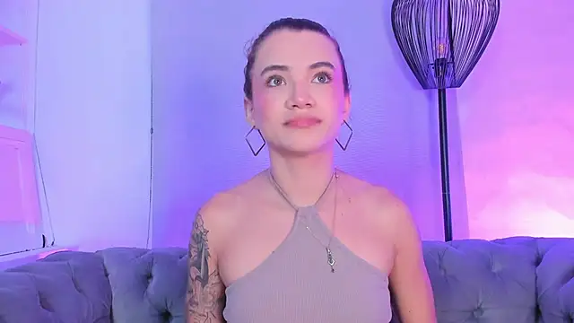 aitana baker  online show from October 8, 2025, 4:14 am