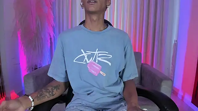 JulienSaint online show from January 10, 2026, 11:49 am