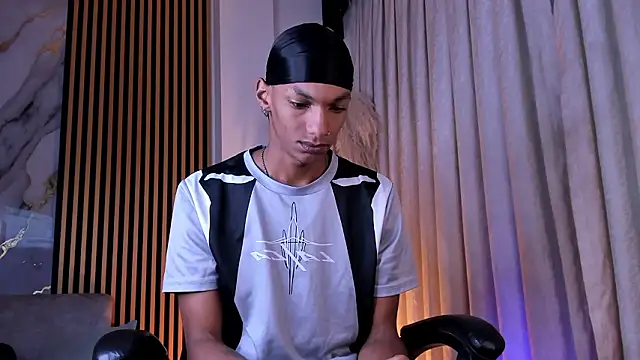 JulienSaint online show from March 13, 2026, 11:37 am