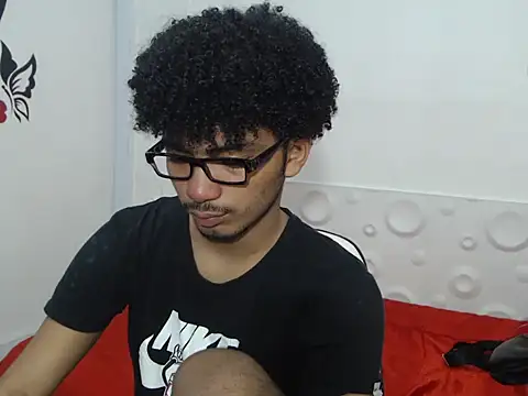 Snapshot of felipecams123 chatting on September 25, 2025, 12:49 am felipecams123 online show from September 25, 2025, 12:49 am