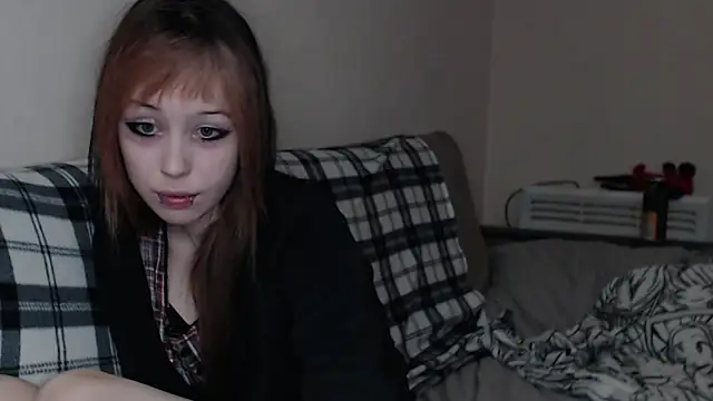  LUCY LAVE online show from October 1, 2025, 5:28 pm