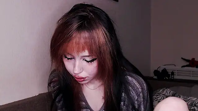  LUCY LAVE online show from September 24, 2025, 10:27 pm