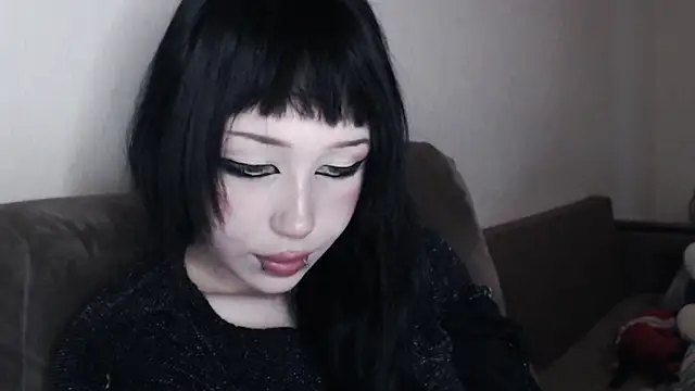  LUCY LAVE online show from October 31, 2025, 7:49 am