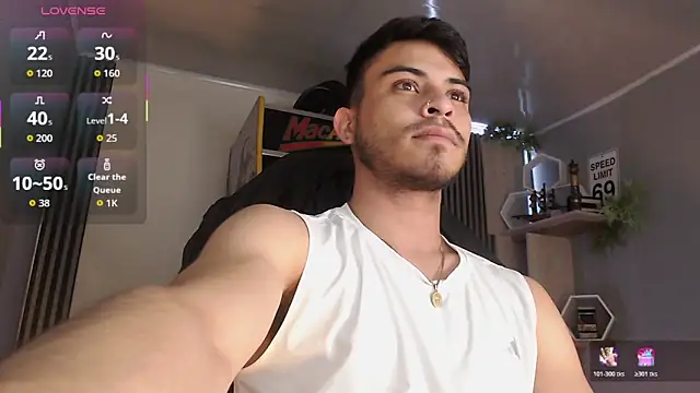 Snapshot of Bastian_MCcormick chatting on October 28, 2025, 12:15 pm Bastian MCcormick online show from October 28, 2025, 12:15 pm